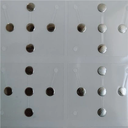 Sloj zvučne metalne kupole